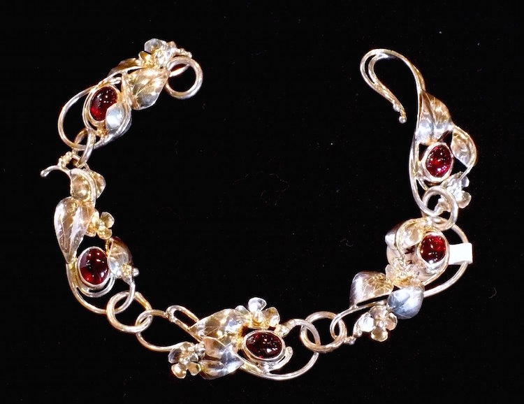 Let’s get romantic: Rob Schouten Gallery opens ‘Adornment, the Jewelry Show’ Feb. 6
